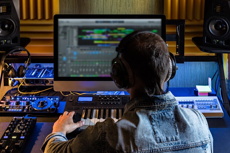 Electronic-Music-Production-Hobbies-For-Men