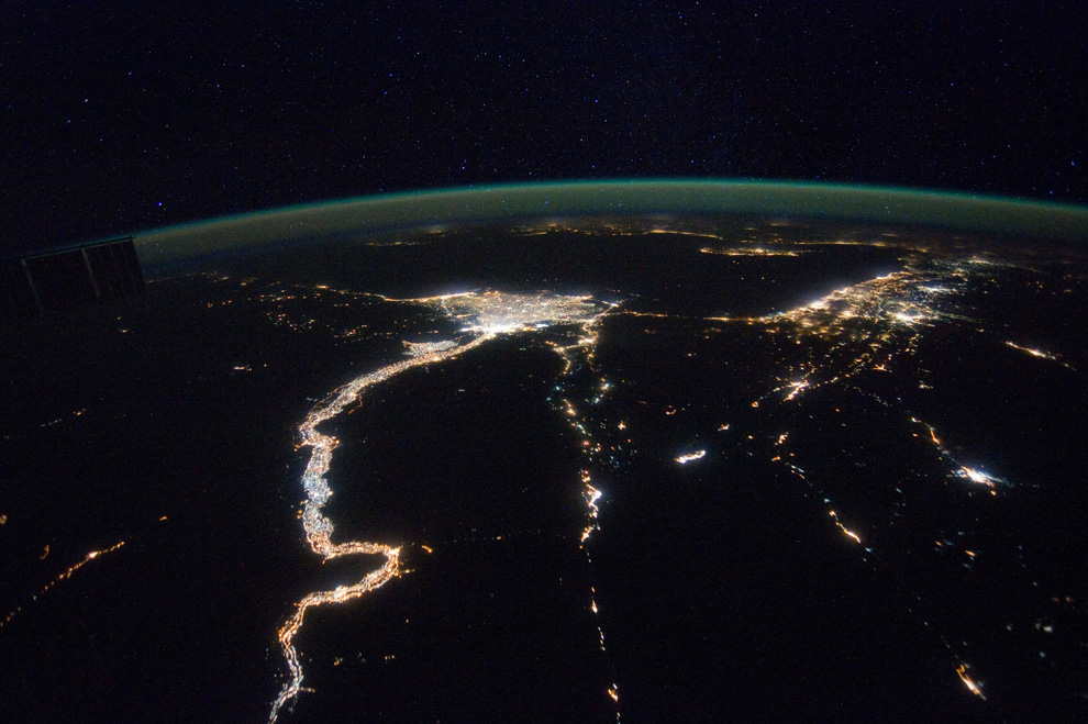Долина Нила и Средиземное море снимок из космоса