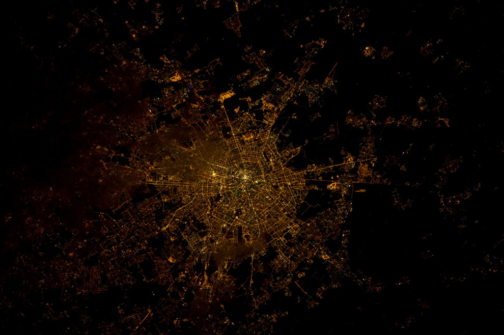 Милан ночью из космоса