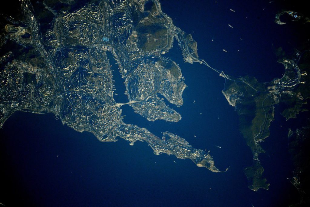 Фото Владивостока из космоса