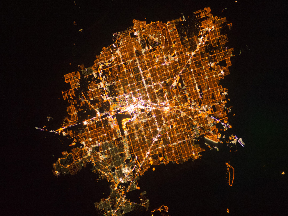 Лас-Вегас ночью из космоса