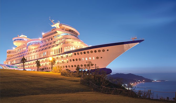 Sun Cruise Resort - первый в мире сухопутный круизный лайнер