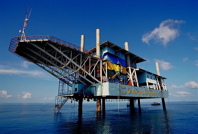 Seaventures Dive Rig - Рай для дайверов на нефтяной вышке