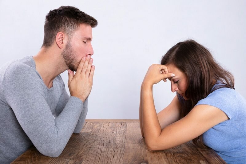 8 фраз, которые нужно сказать, когда ваша девушка жалуется